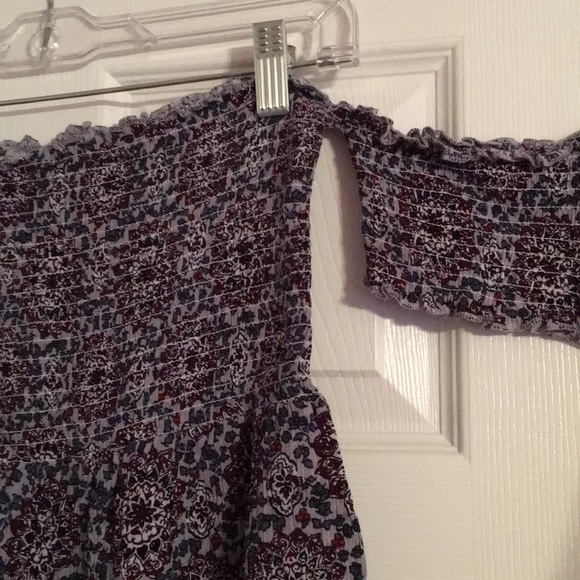 Off the shoulder smocked tank - Picture 3 of 3